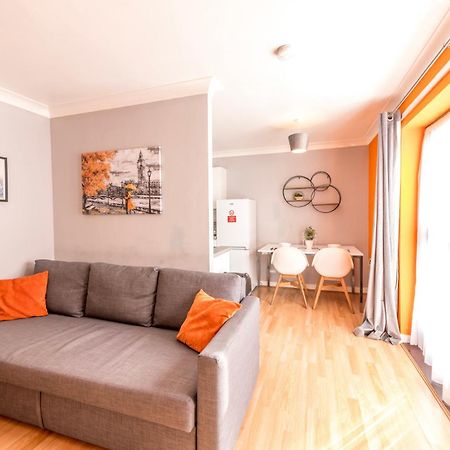 Prime Location - Modern City Apartment! Bristol Exteriér fotografie